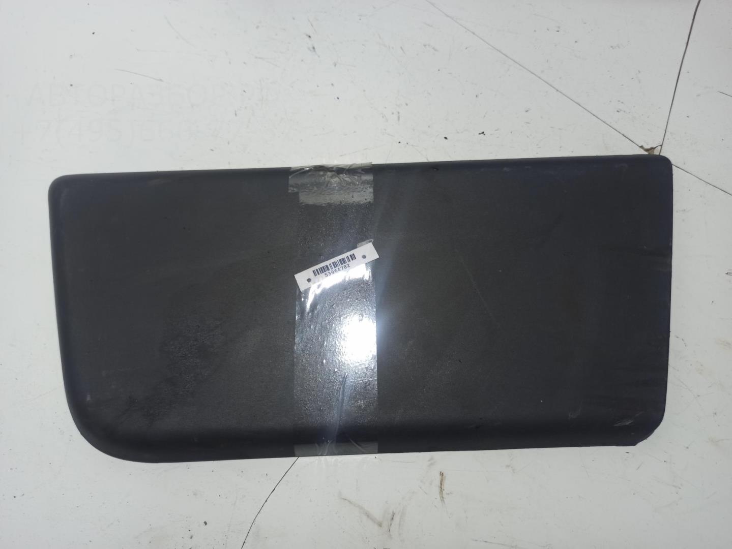 Молдинг двери передней левой