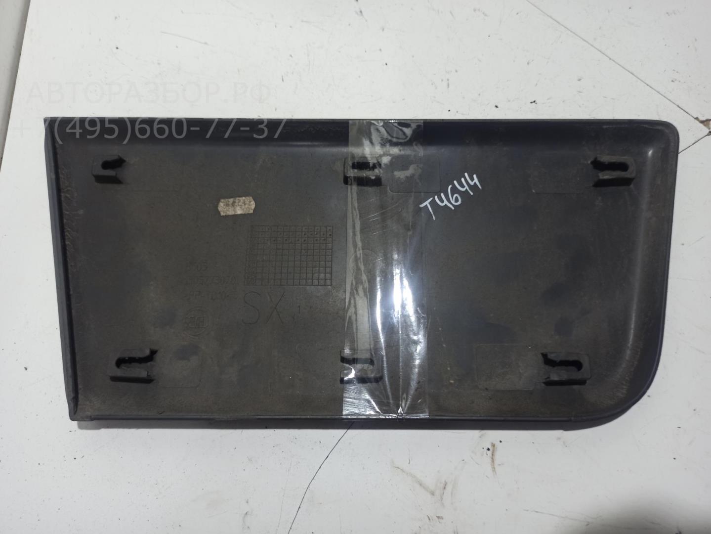 Молдинг двери передней левой