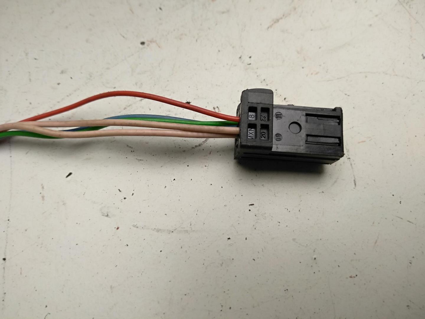 Зеркало левое электрическое