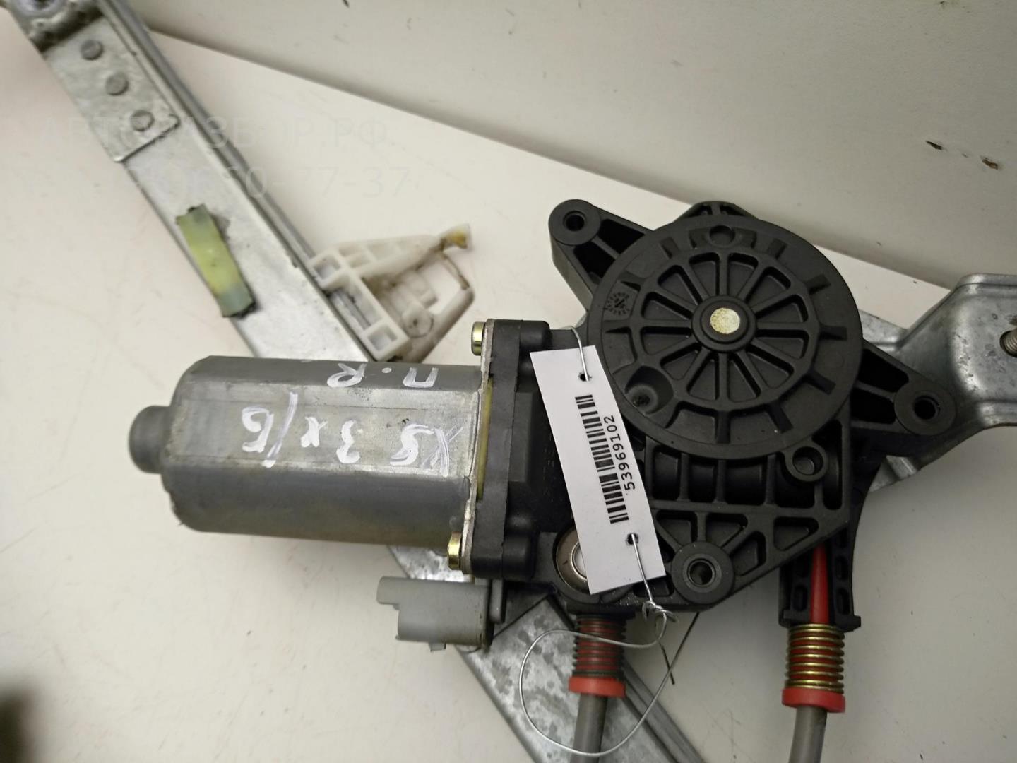 Стеклоподъемник электр. передний правый