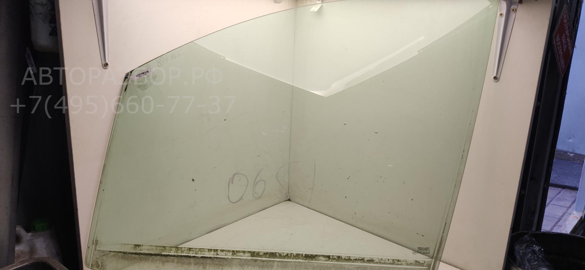 Стекло двери передней левой