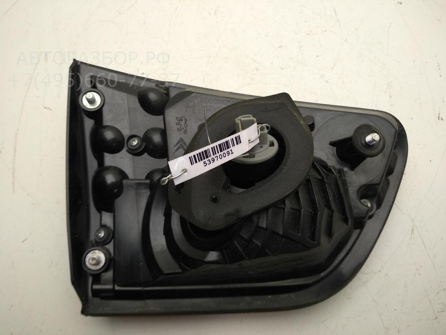 Фонарь задний внутренний правый