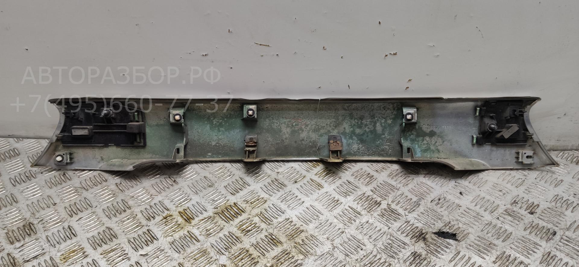 Накладка крышки багажника