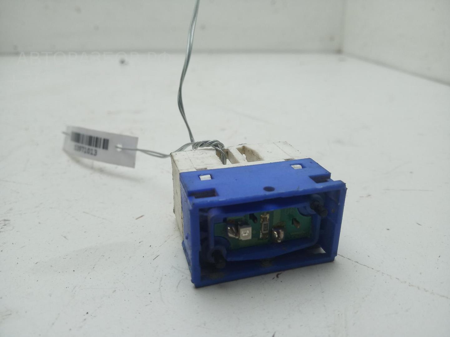 Кнопка стеклоподъемника