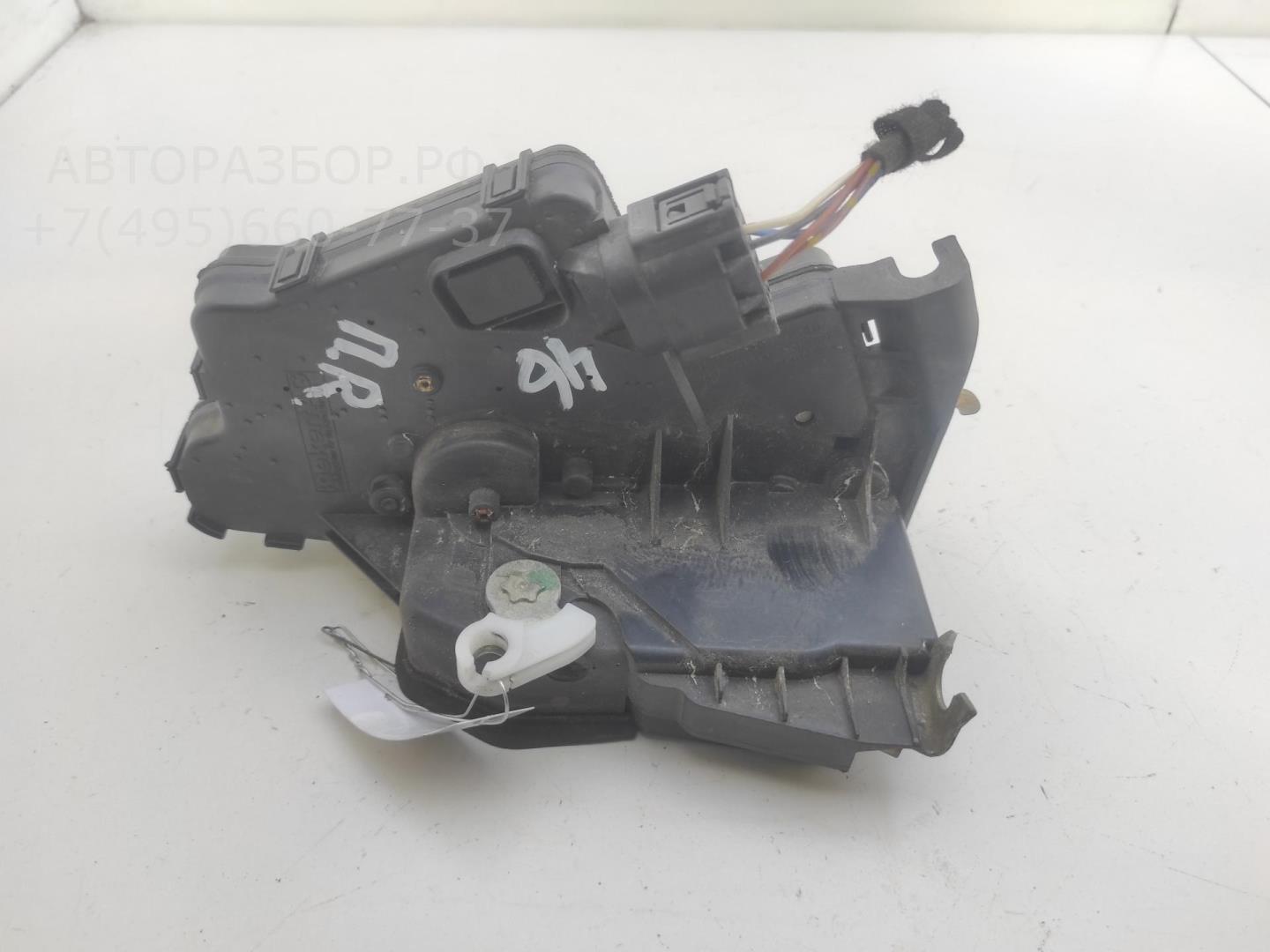 Замок двери передней правой