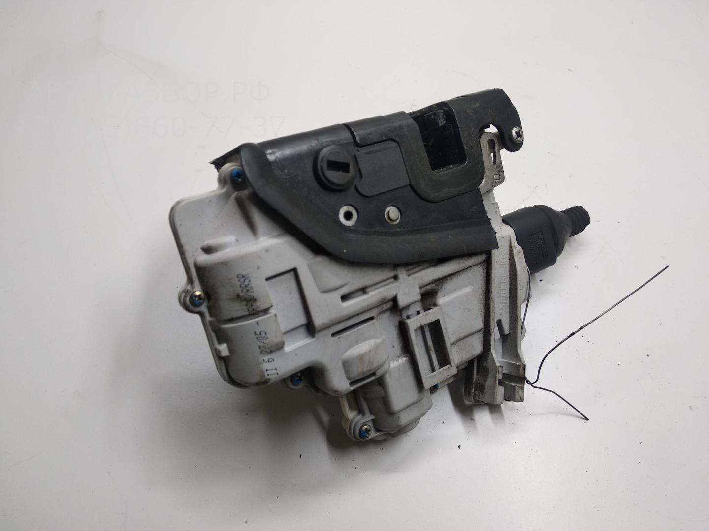 Замок двери задней правой