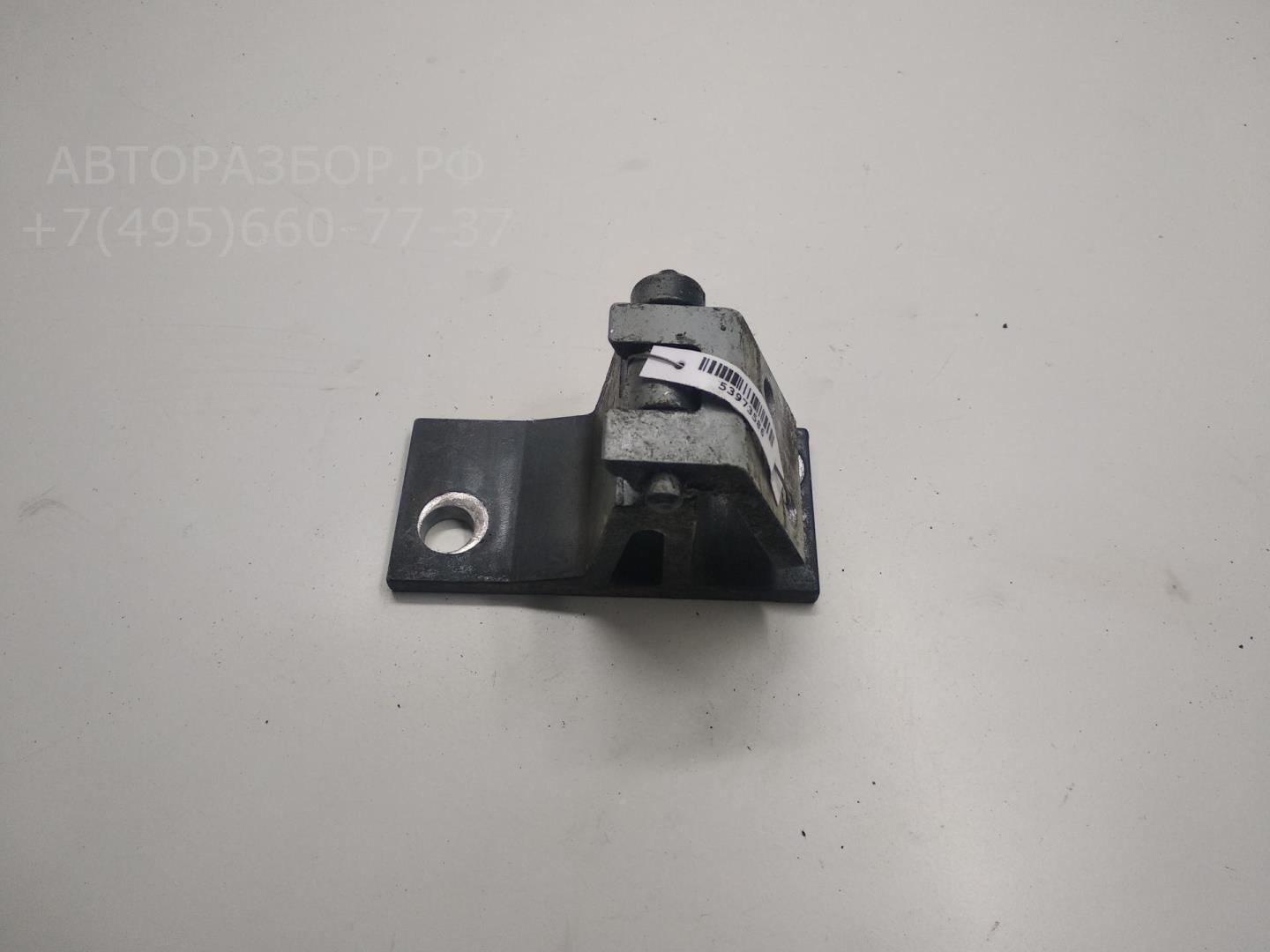 Петля двери