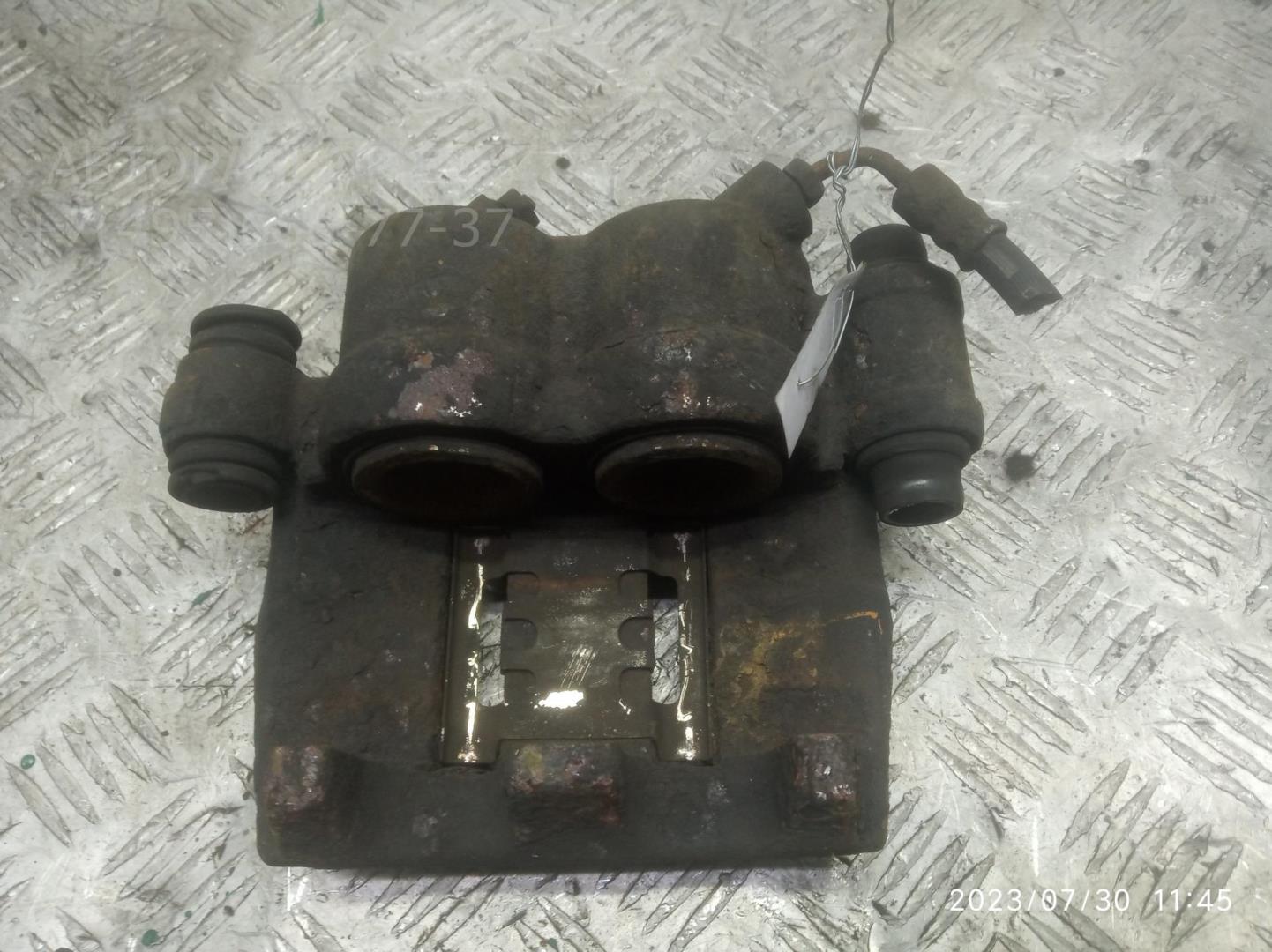 Суппорт передний правый