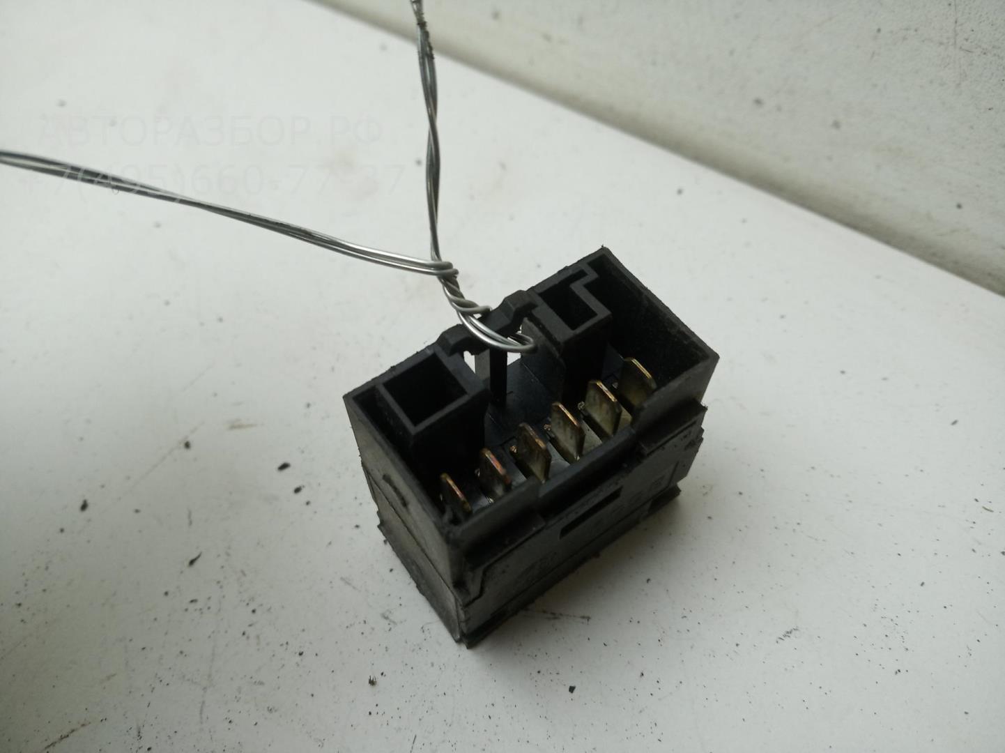 Кнопка стеклоподъемника