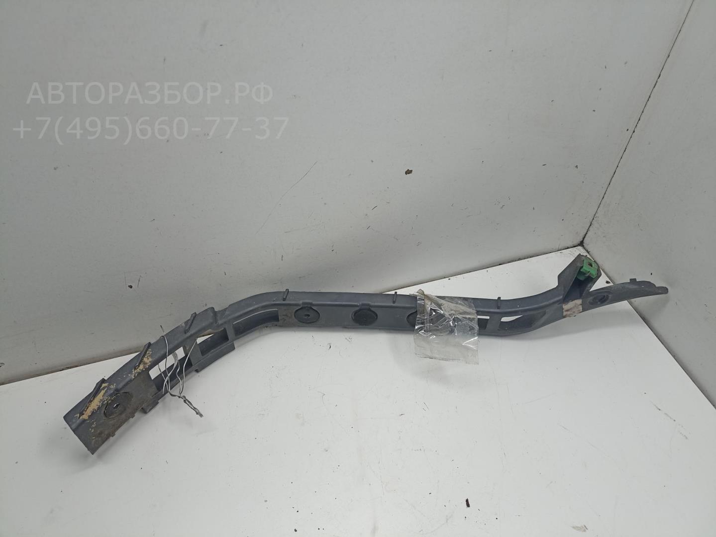 Кронштейн заднего бампера правый