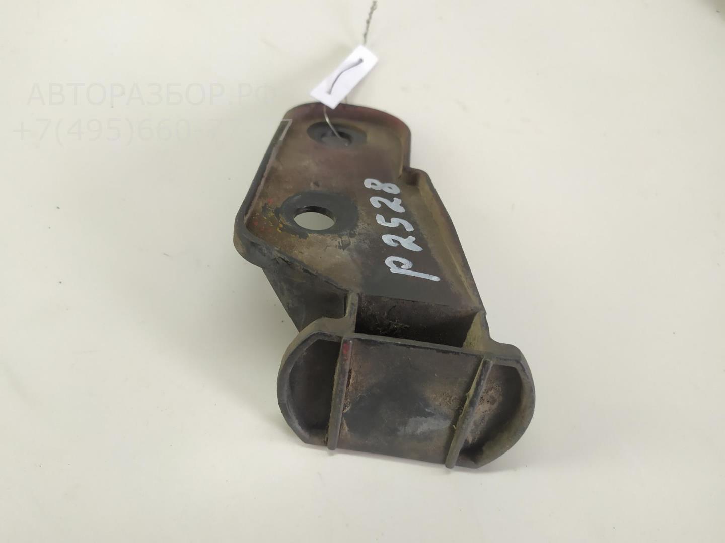 Кронштейн переднего бампера левый