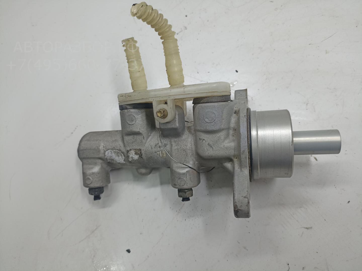 Цилиндр тормозной главный