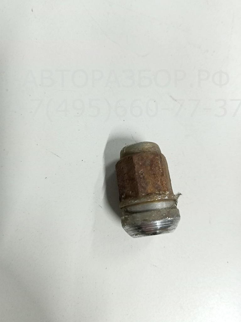 Болт колесный