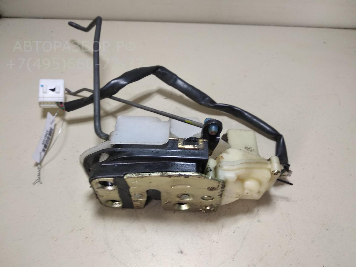 Замок двери передней правой