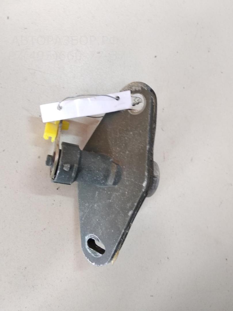 Вставка замка багажника