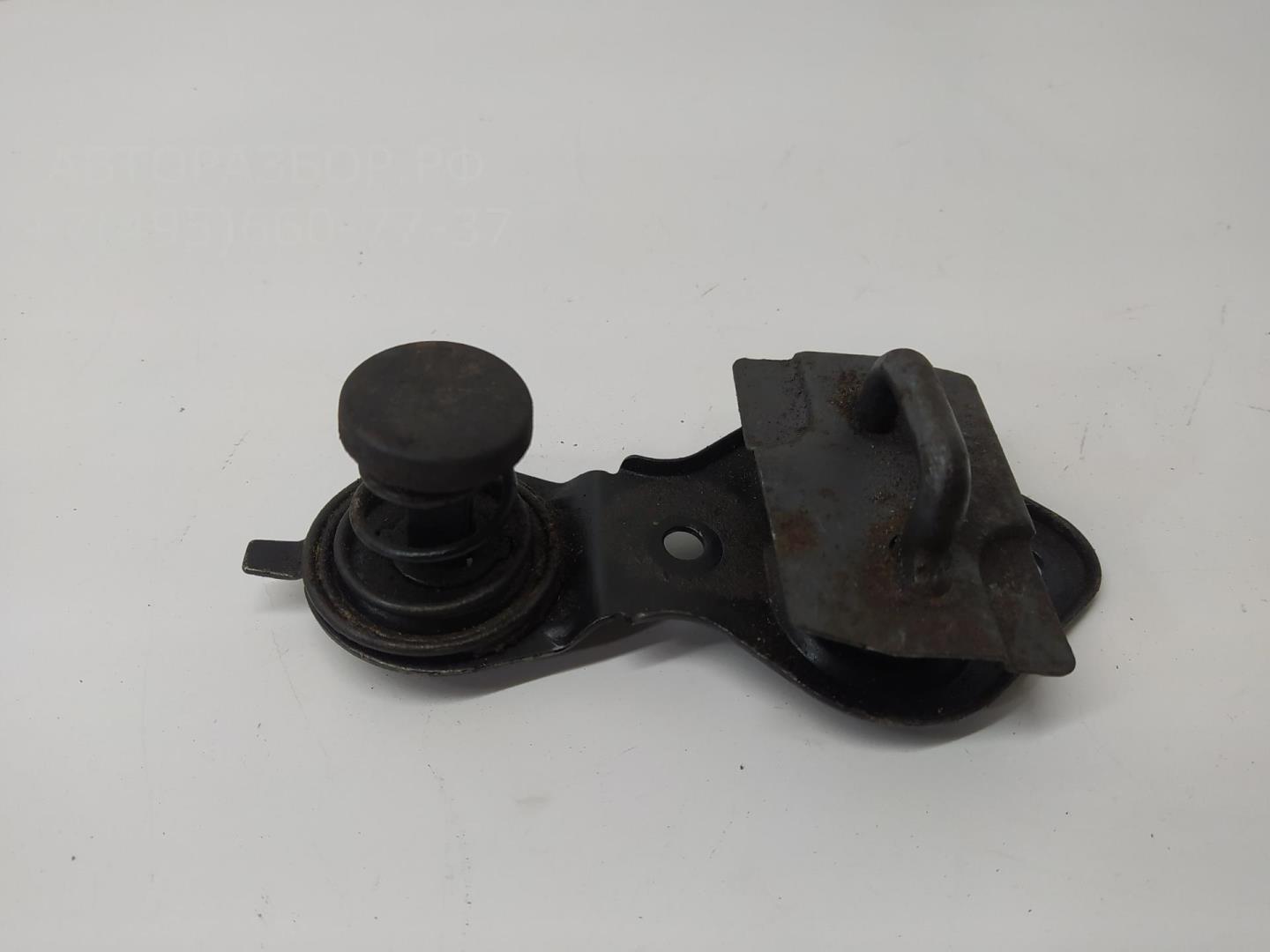 Замок капота