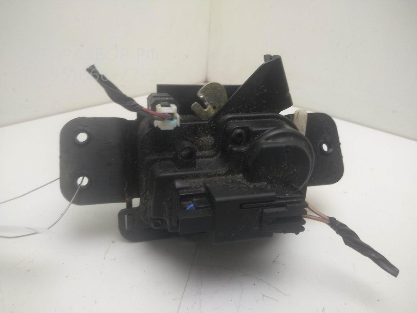 Замок багажника