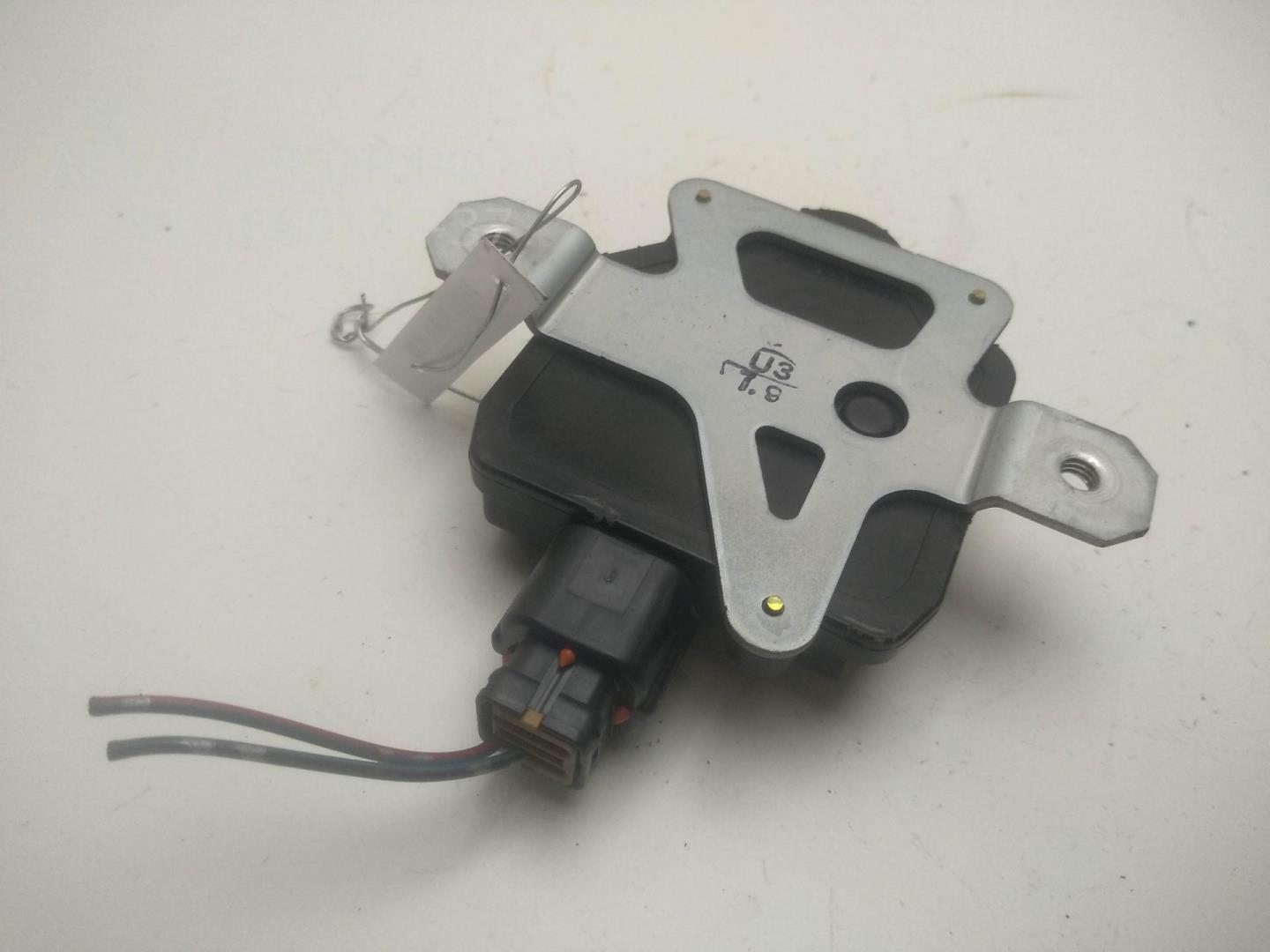 Активатор замка багажника