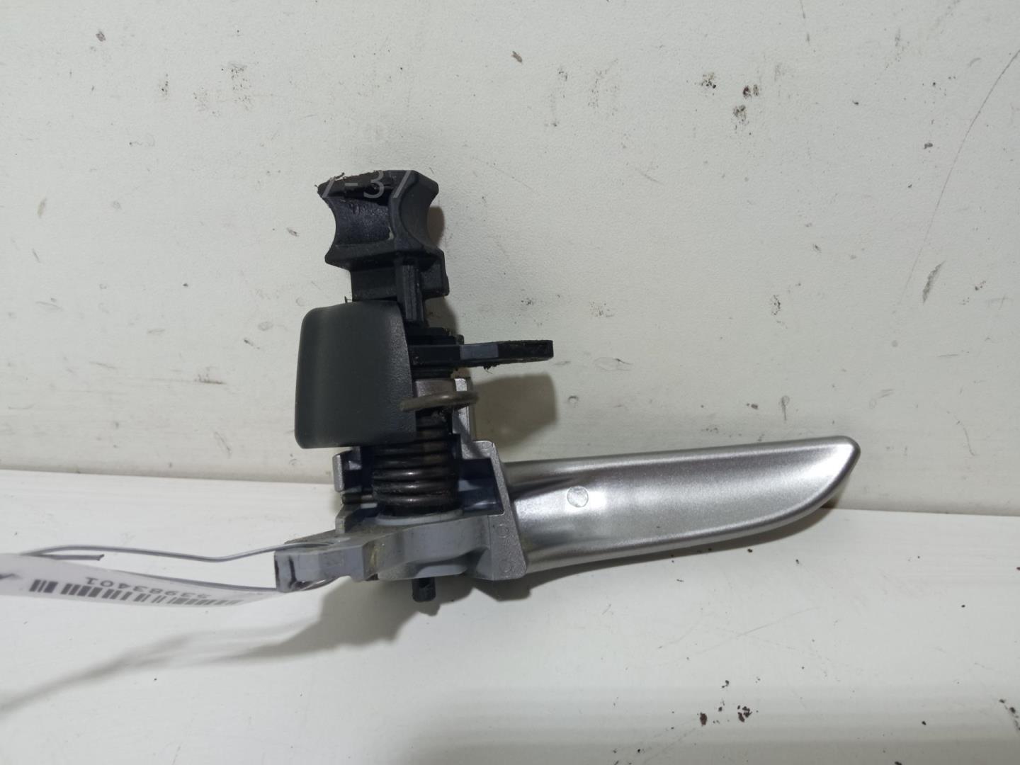 Ручка двери задней внутренняя правая