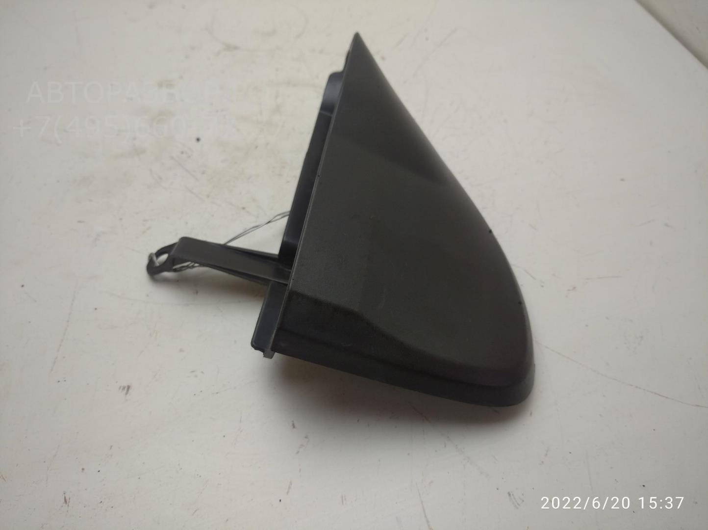 Накладка переднего крыла правого