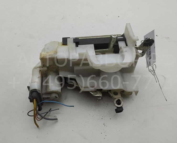 Замок двери передней правой