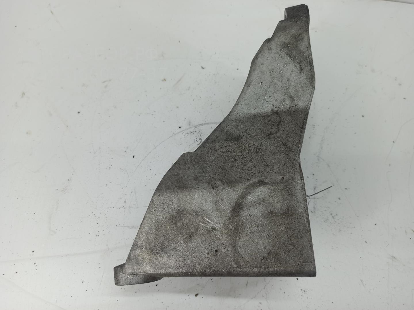 Кронштейн двигателя левый