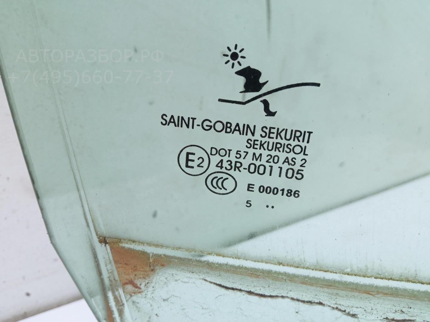 Стекло двери задней правой