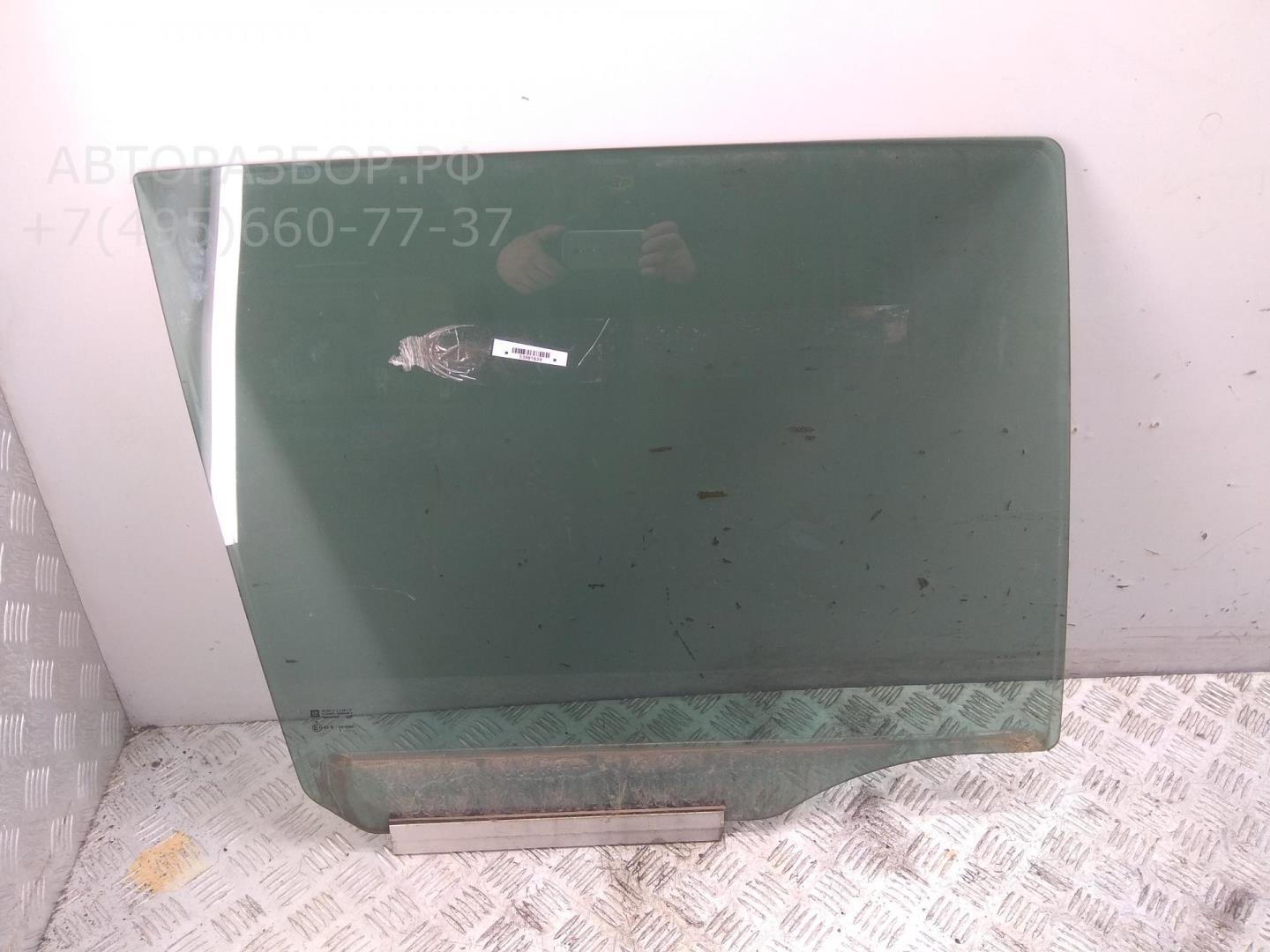 Стекло двери задней правой