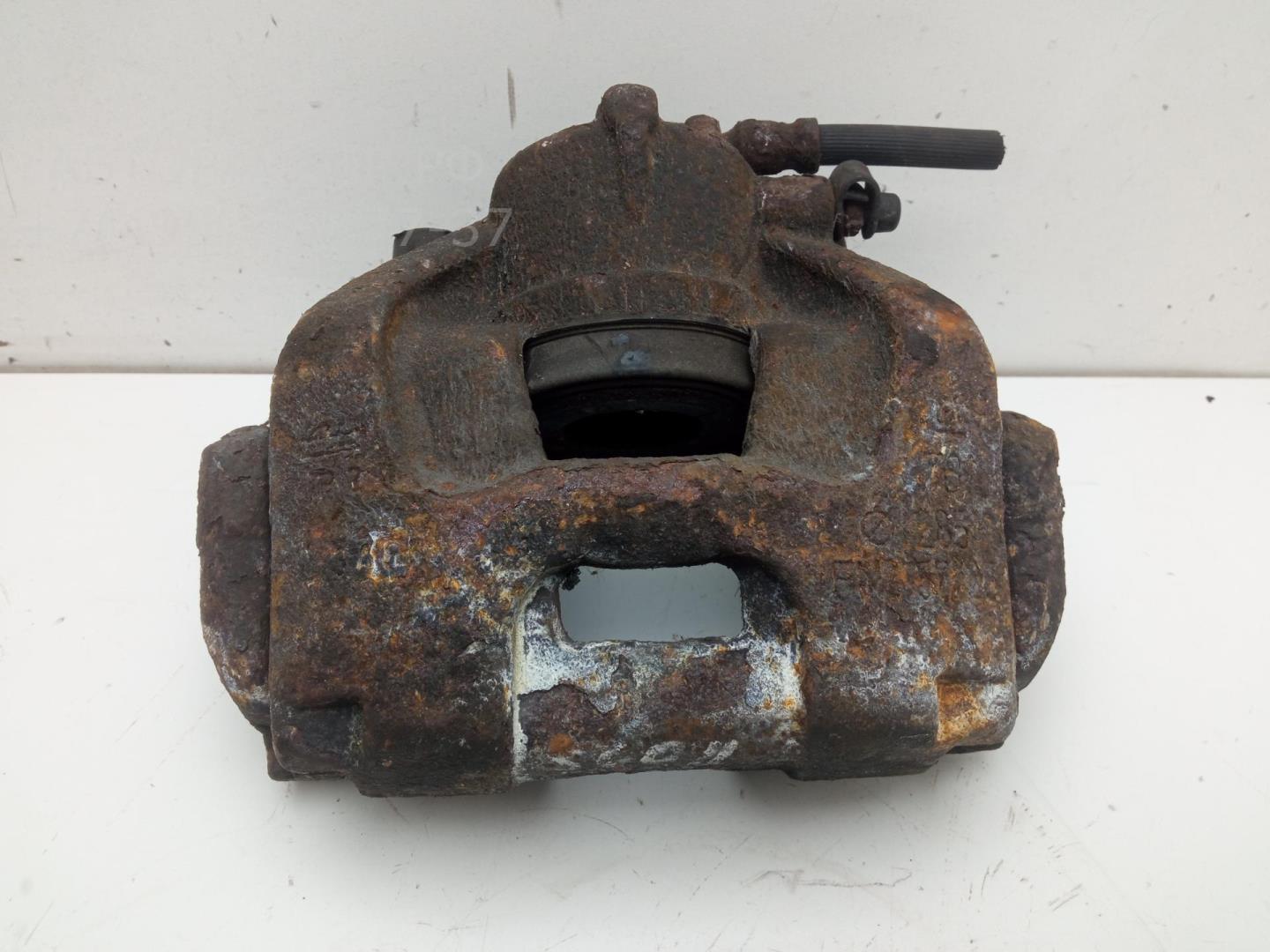 Суппорт передний левый