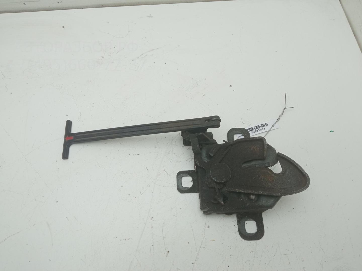 Замок капота