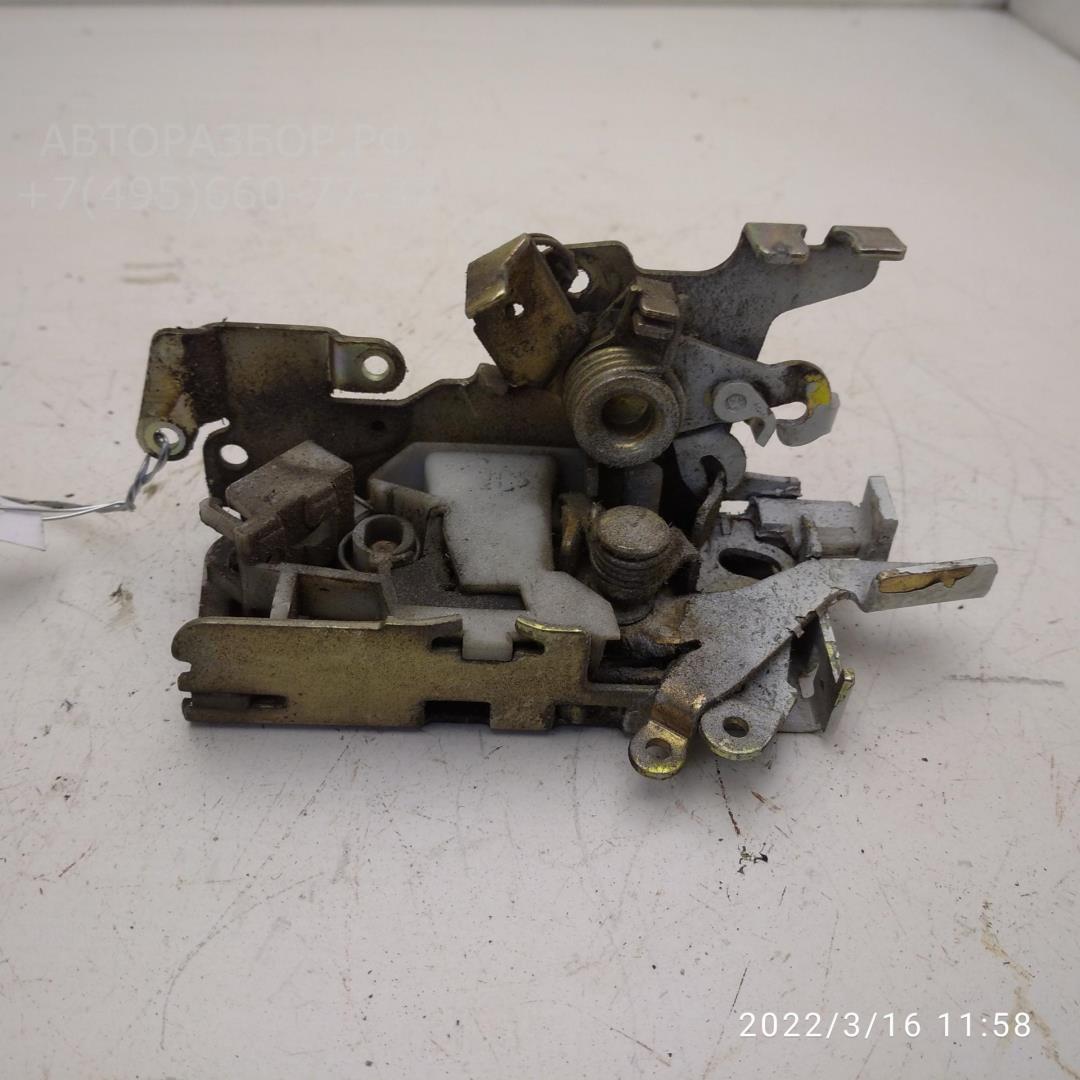 Замок двери передней левой