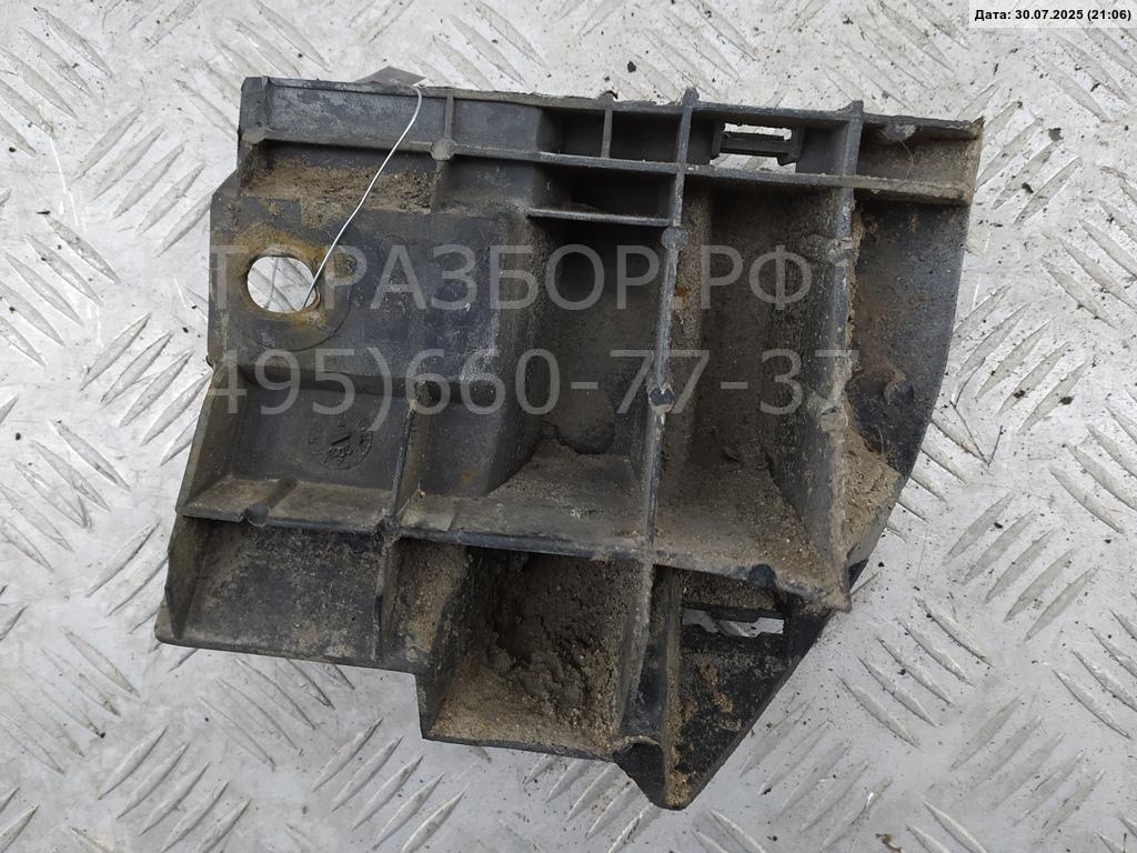 Кронштейн переднего бампера