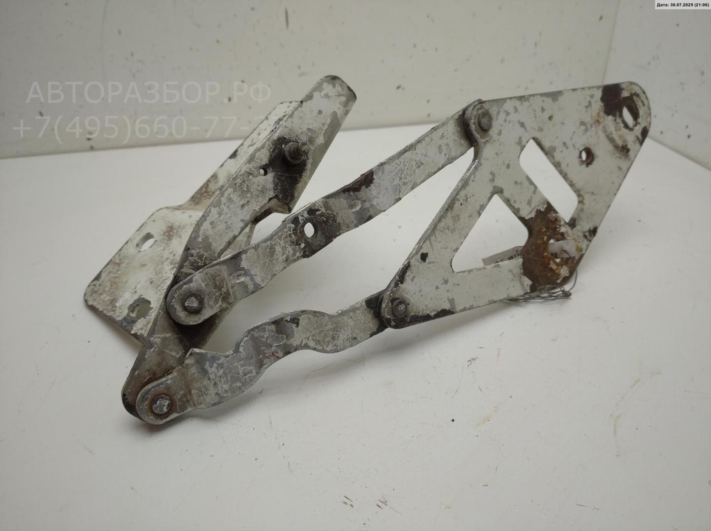 Петля капота левая