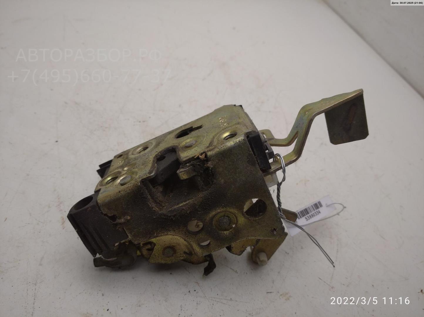 Замок двери передней левой