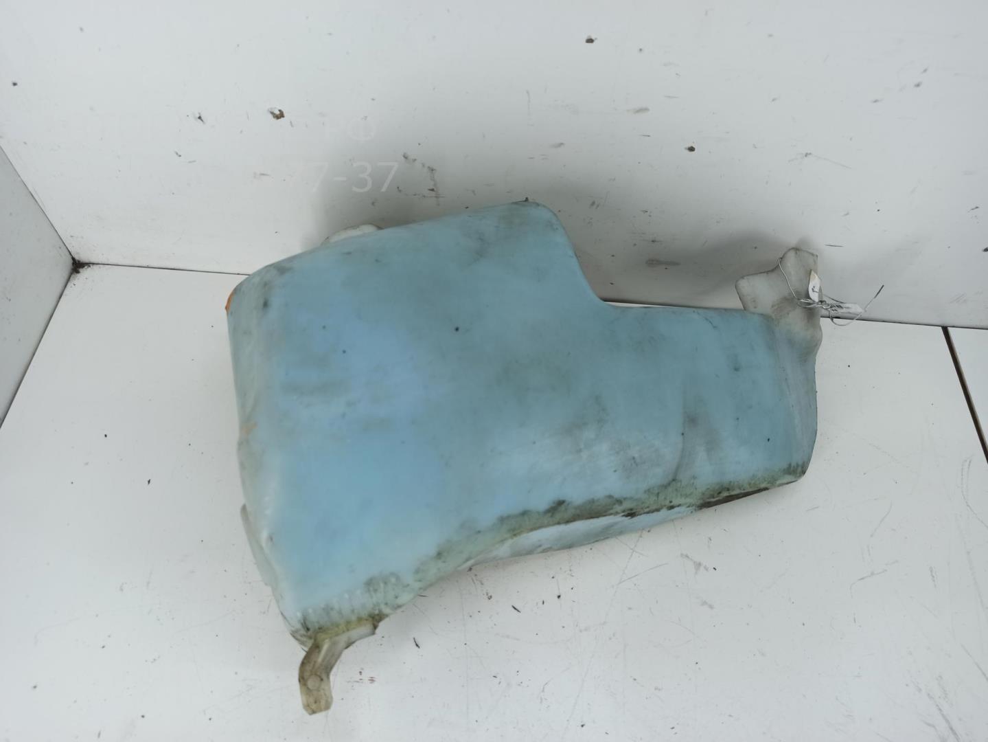 Бачок омывателя лобового стекла