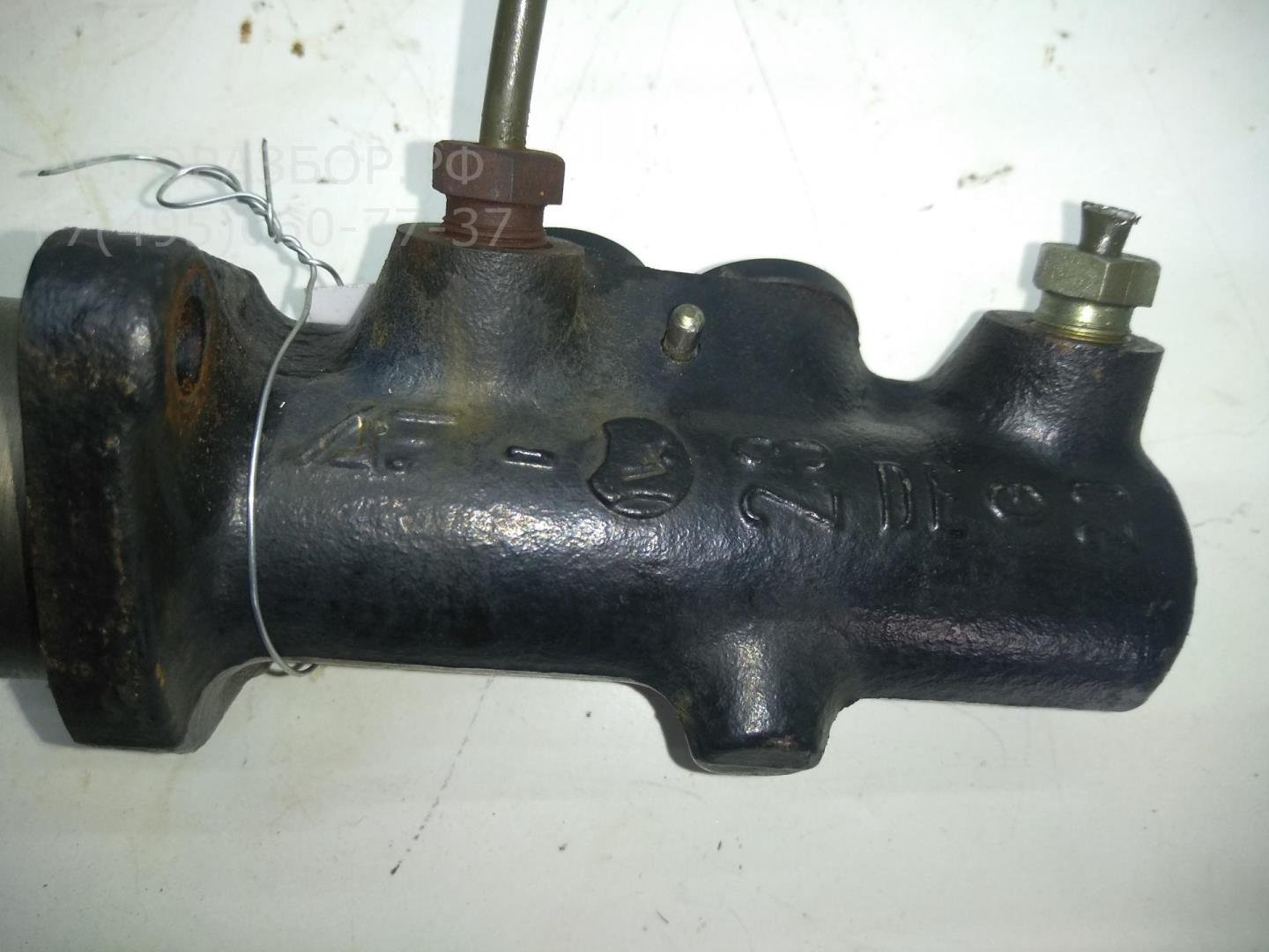 Цилиндр тормозной главный