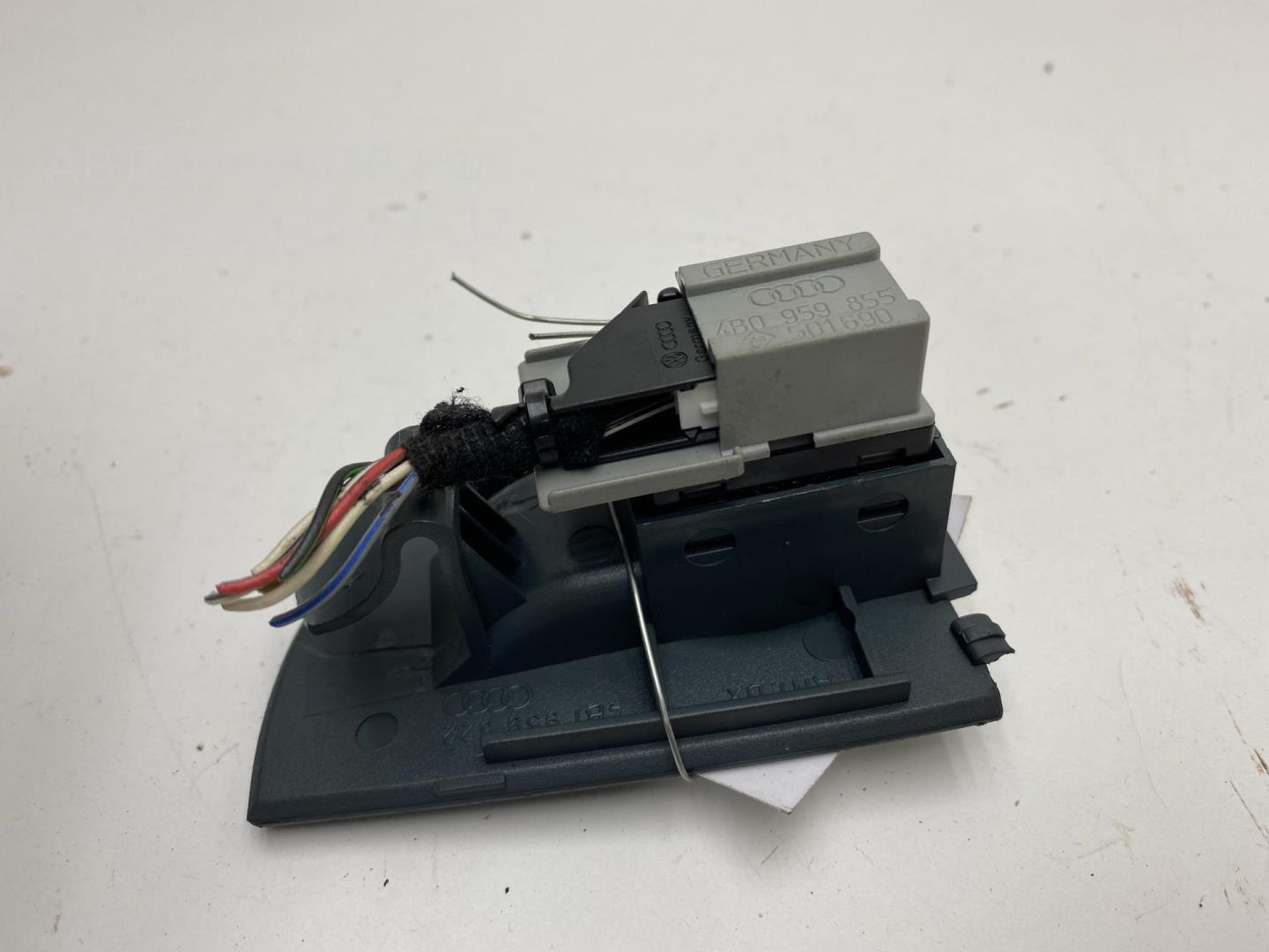 Кнопка стеклоподъемника