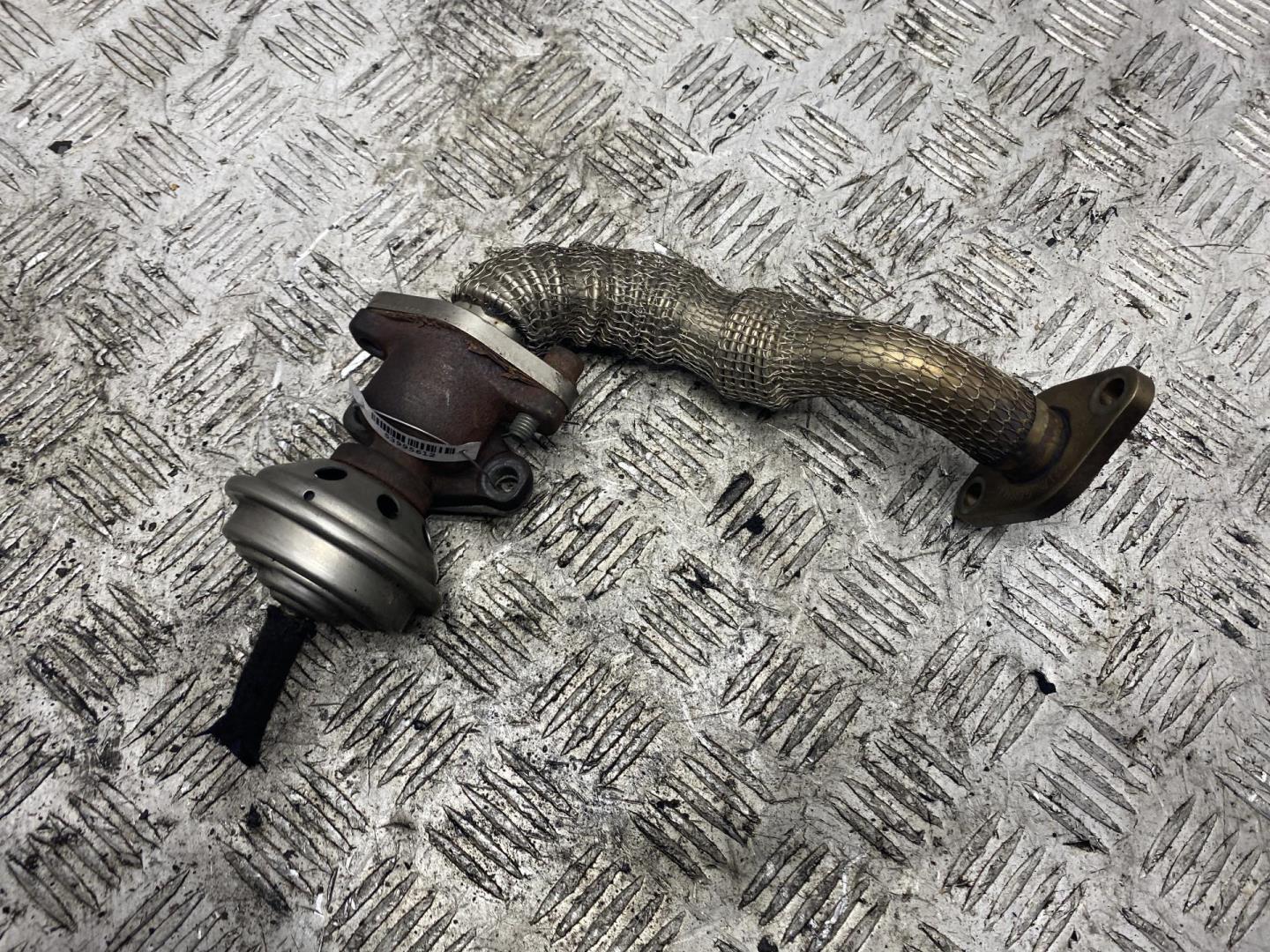 Трубка картерных газов