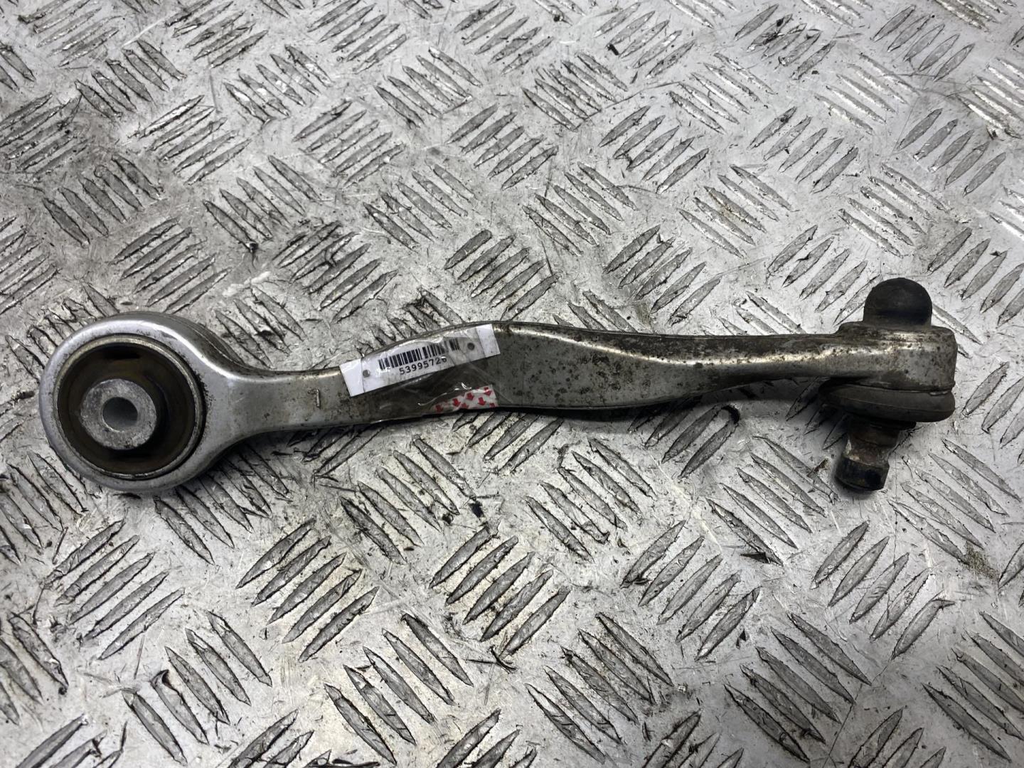 Рычаг передний левый