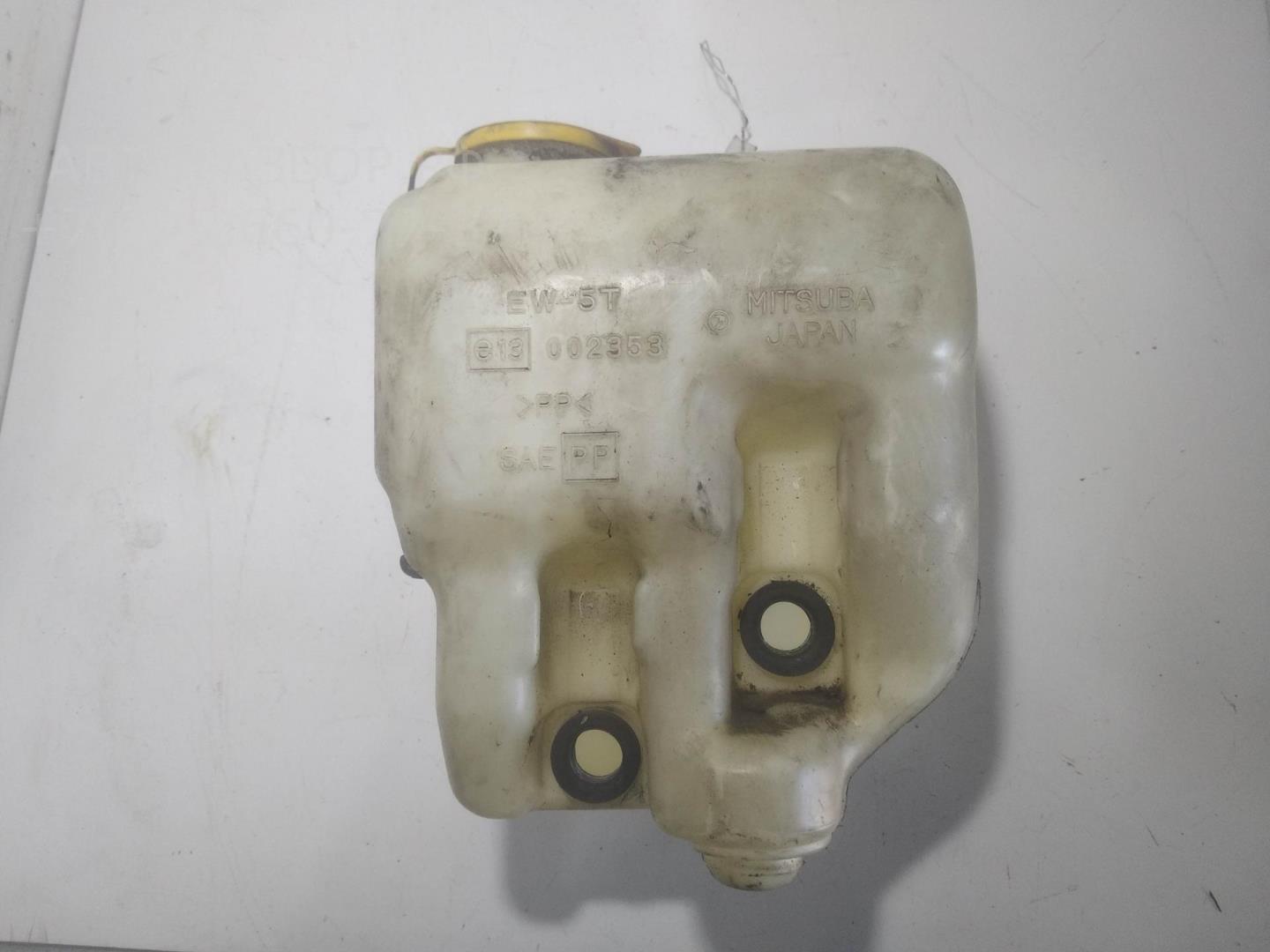 Бачок омывателя лобового стекла