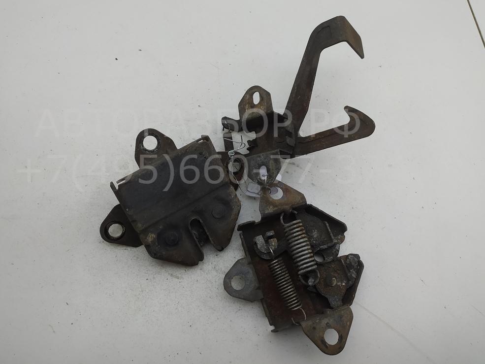 Замок капота