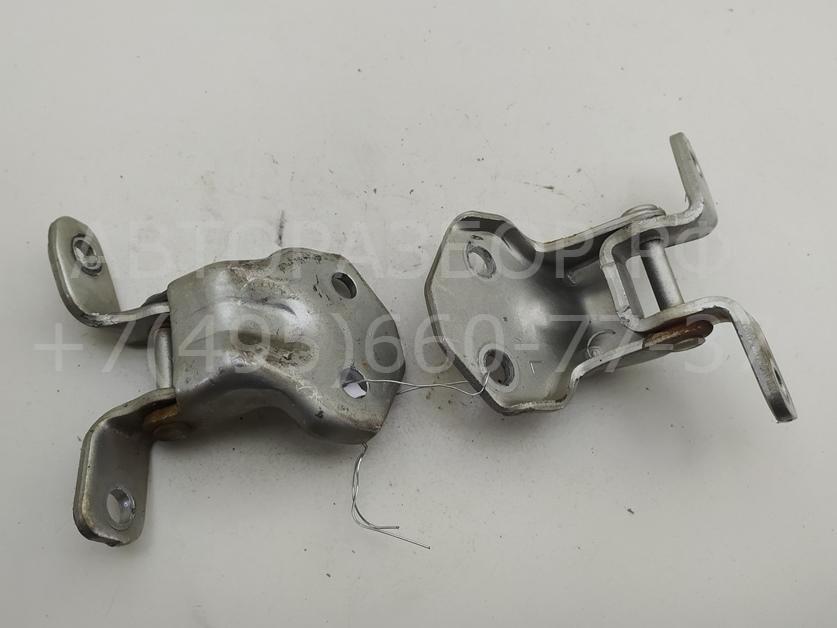 Петля двери