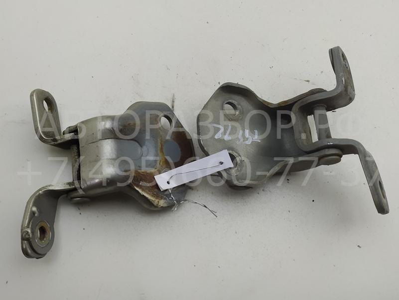 Петля двери