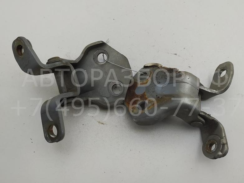 Петля двери