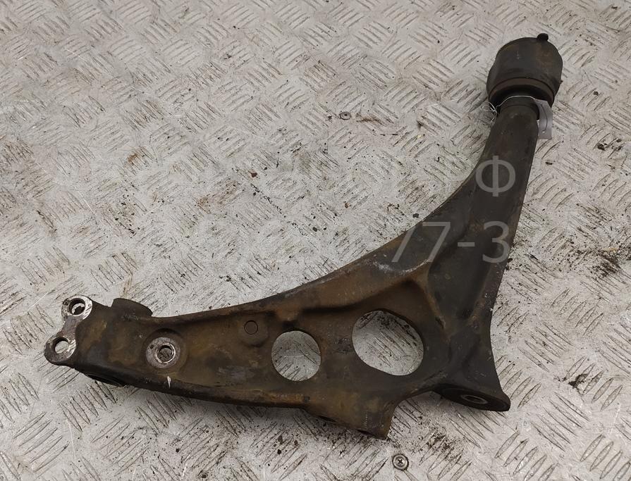 Рычаг передний левый