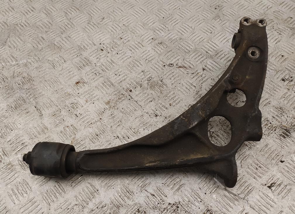 Рычаг передний правый