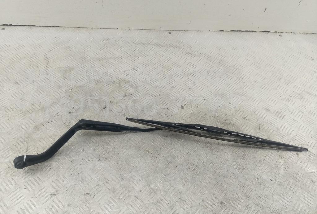 Поводок стеклоочистителя передний правый