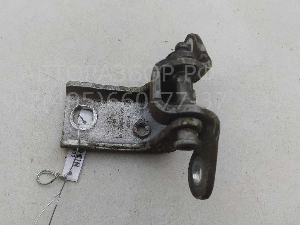 Петля двери