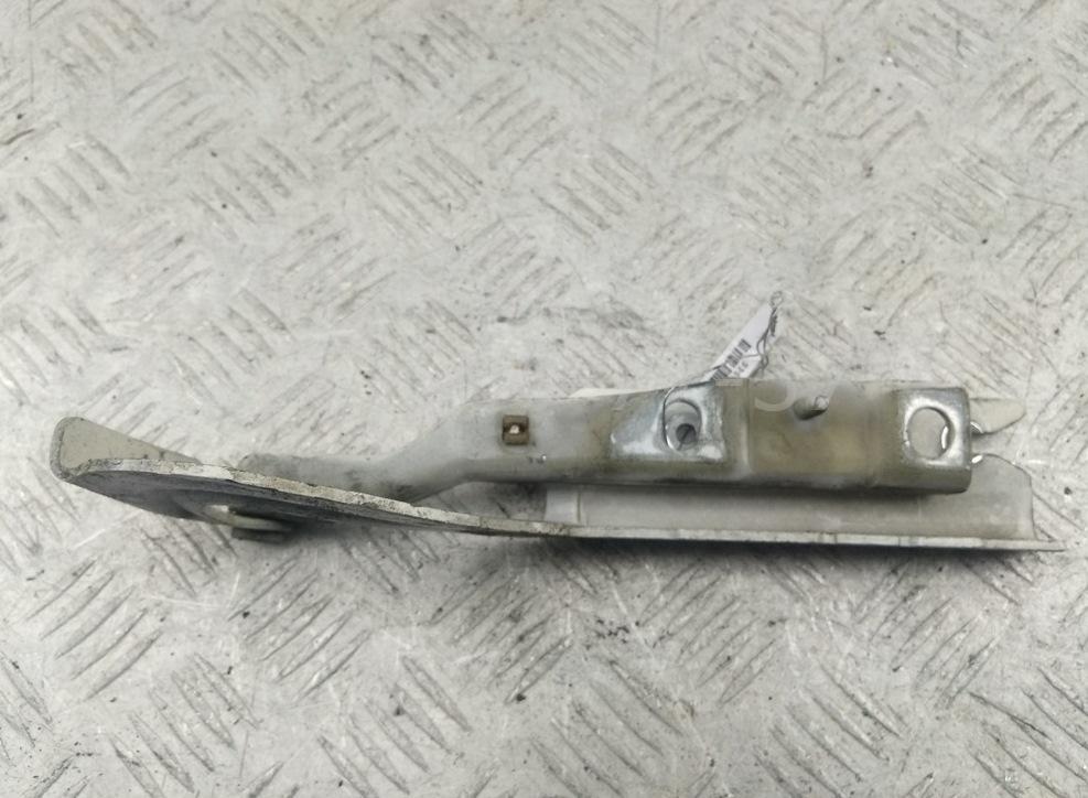 Петля капота левая