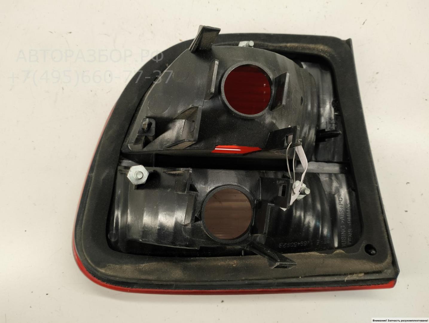Фонарь задний внутренний правый